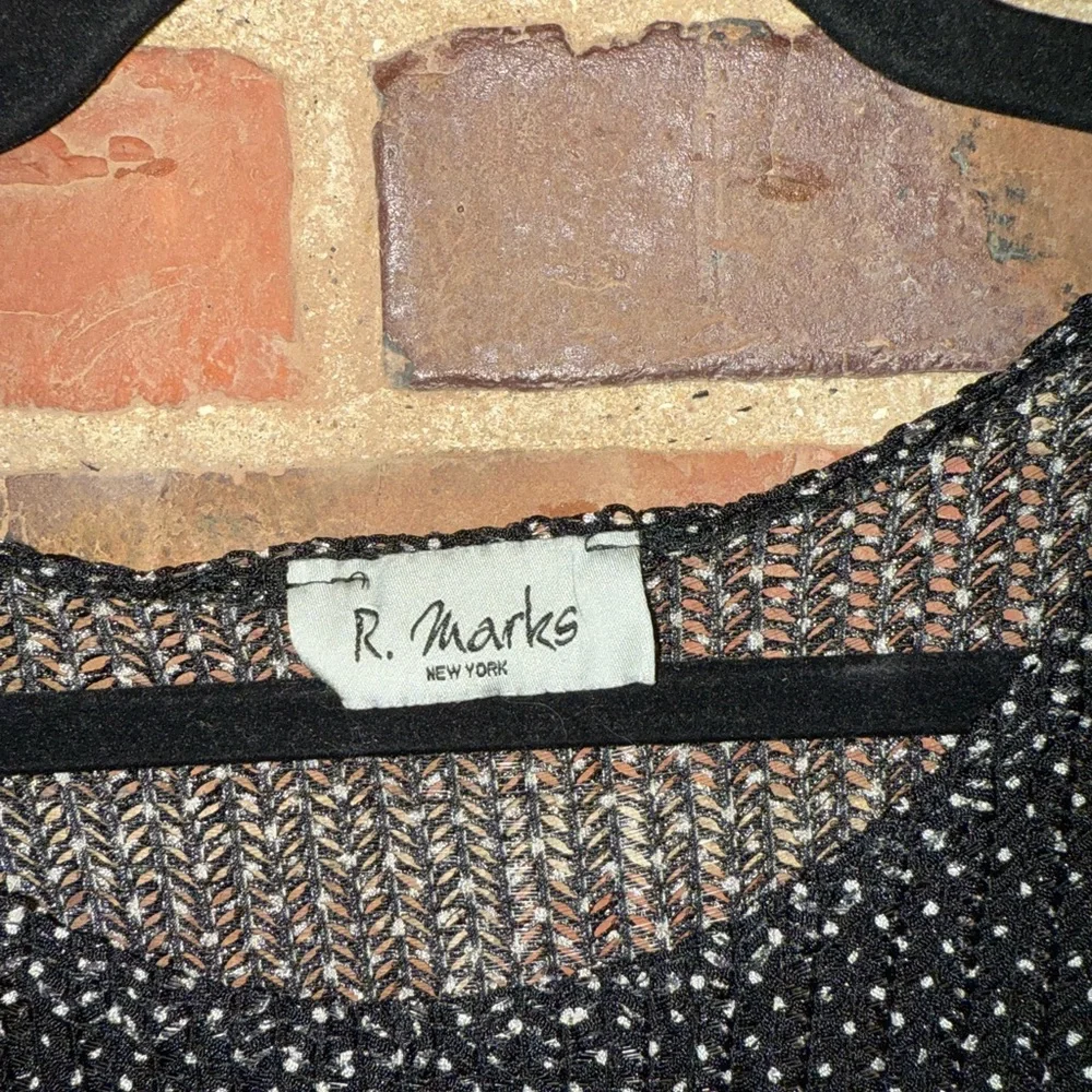 Chic Vinatge Black and‎ White Mesh top